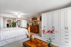 Marvelous King Studio with Marina Views! Yacht Club Villas 1-501 C